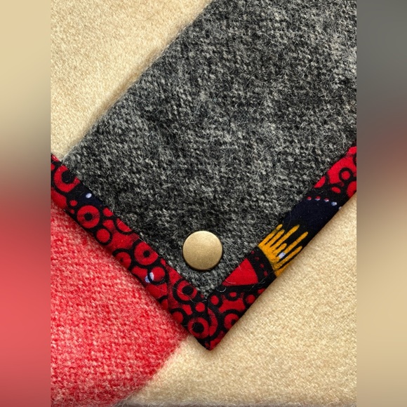 HBC stripes envelope clutch, reworked from vintage wool blanket, quilted & lined - Picture 4 of 13